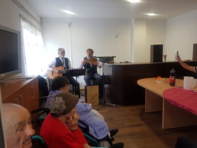 Concert muzica folk sustinut de grupul Balada